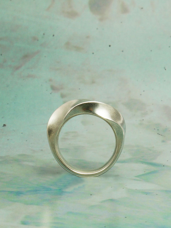 Ring 925er Silber, gedreht, organisch geformt